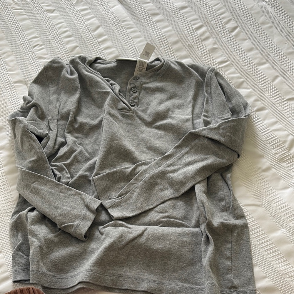 Liz Claiborne Heather Gray Henley Top